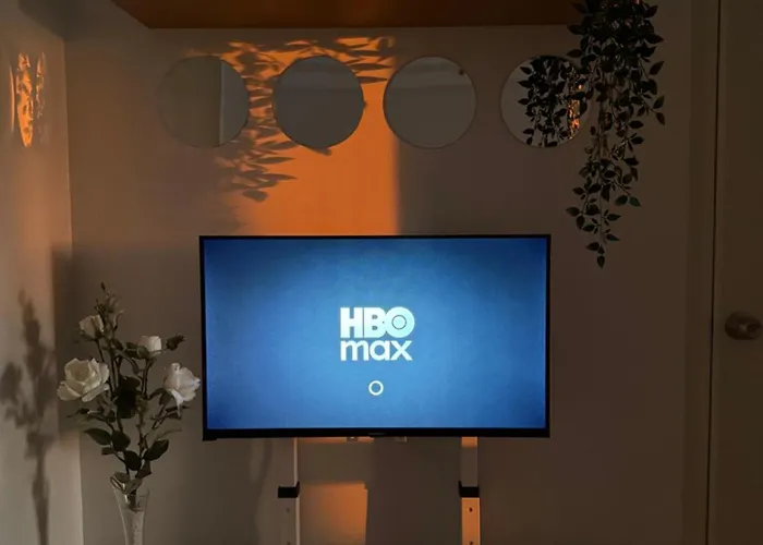 Bnj Urban Deca W Netflix, Max, Yt Premium, Free Parking Apartment Manila